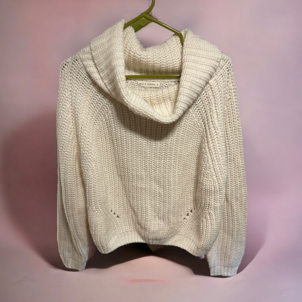 Off white scoop neck Knit sweater